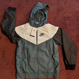 Nike Sportswear Boy's Green Windrunner Full-Zip Jacket Large